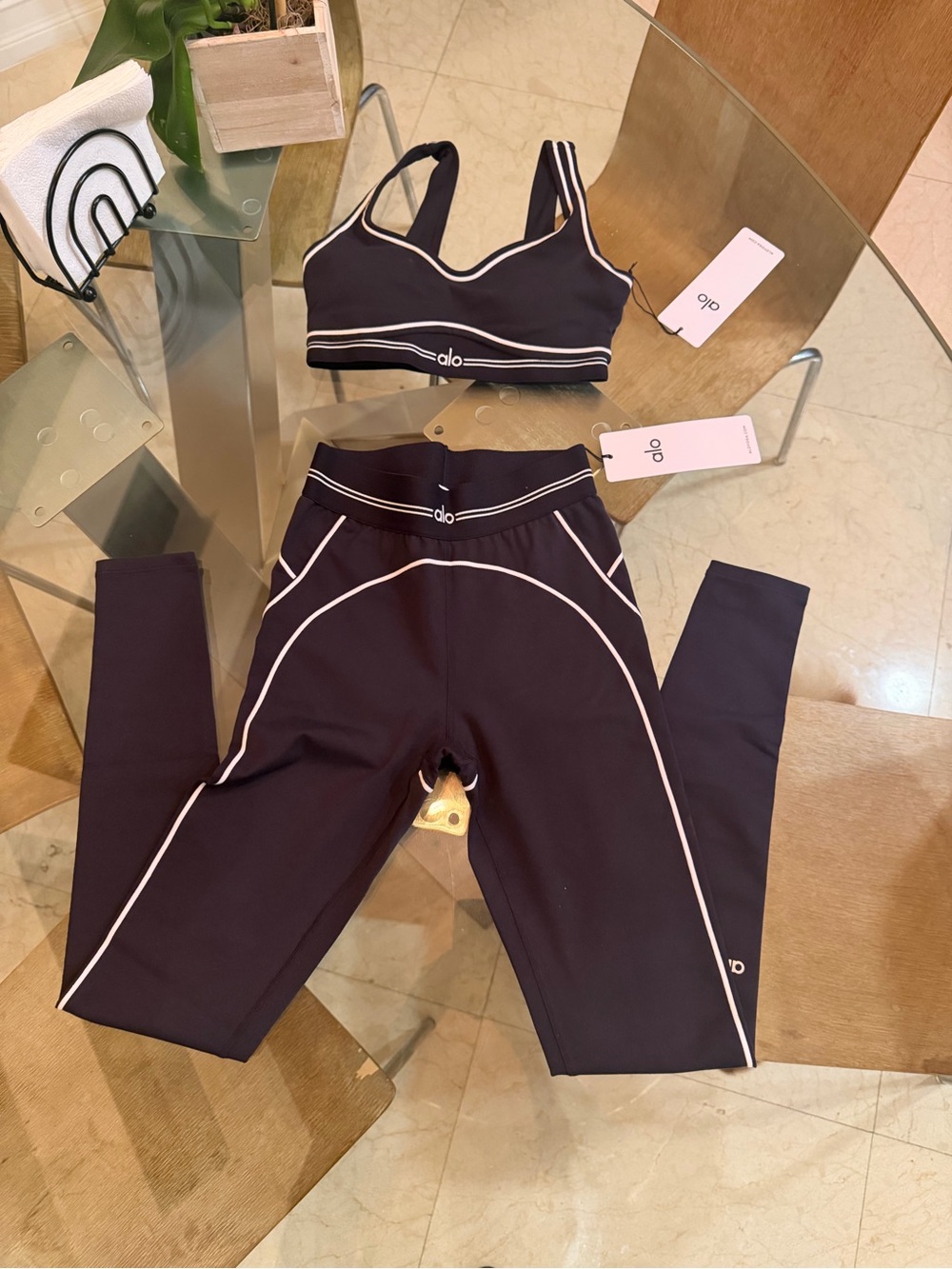 ALO Yoga black Set with White Trim — Sports Bra & Leggings